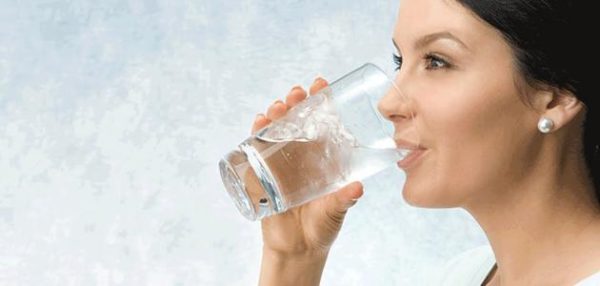 تجربتي مع شرب لترين من الماء يوميا بالملاحظات - موسوعة الازاهير