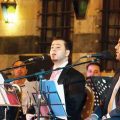 شيخ سوري ينشد «الأذان» علي نغمات «البيانو» | المصري اليوم